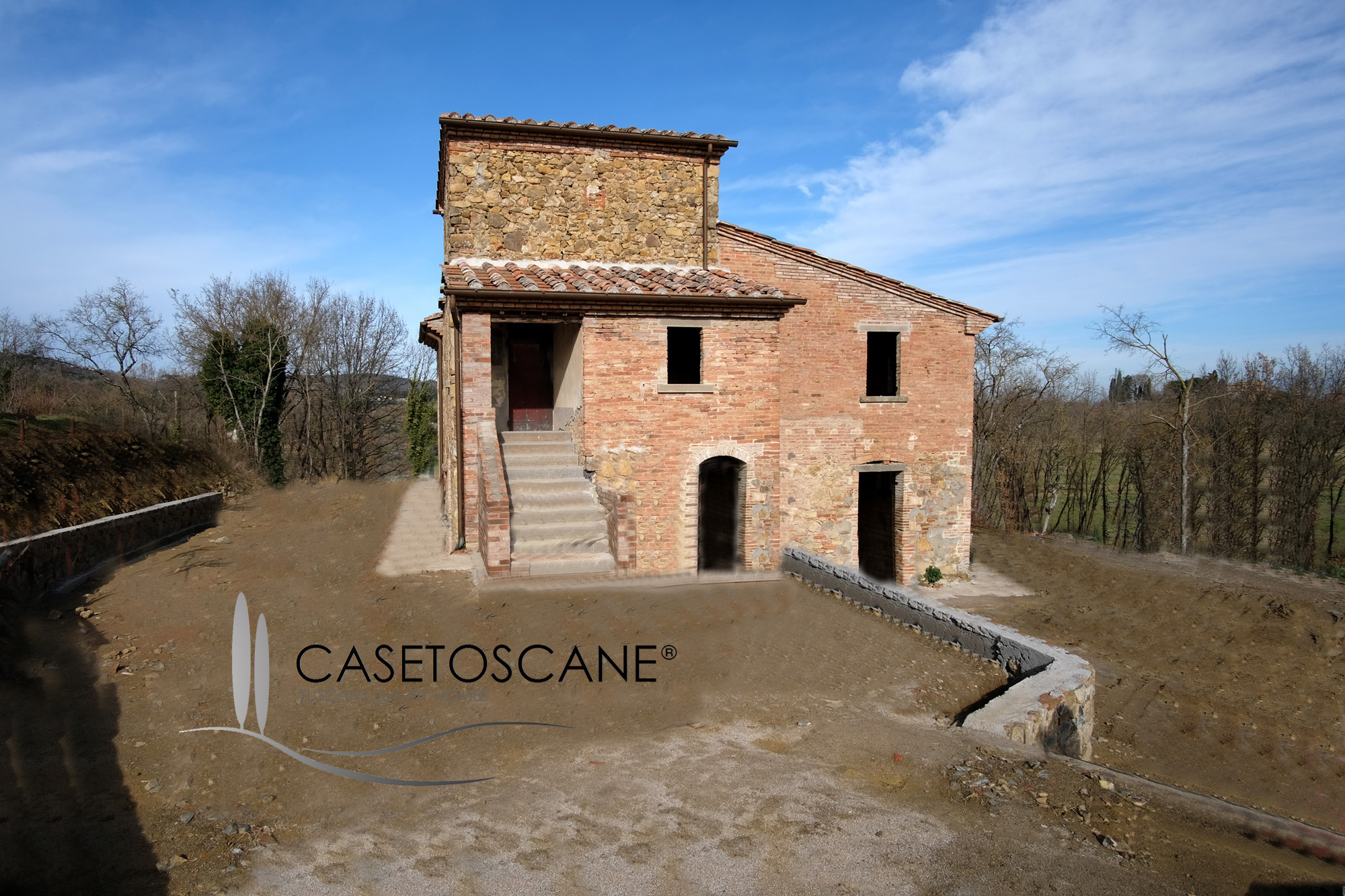 1662 - Grazioso tipico casale toscano di mq.275 circa in corso di ristrutturazione con ha.2 di terreno circostante a Lucignano (AR).